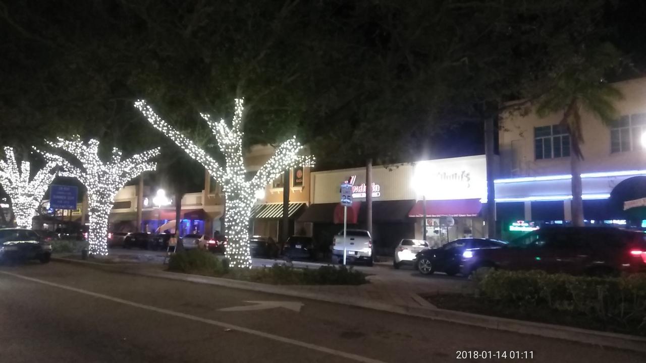 2 Bedroom Bungalow Free Parking In Downtown ハリウッド エクステリア 写真