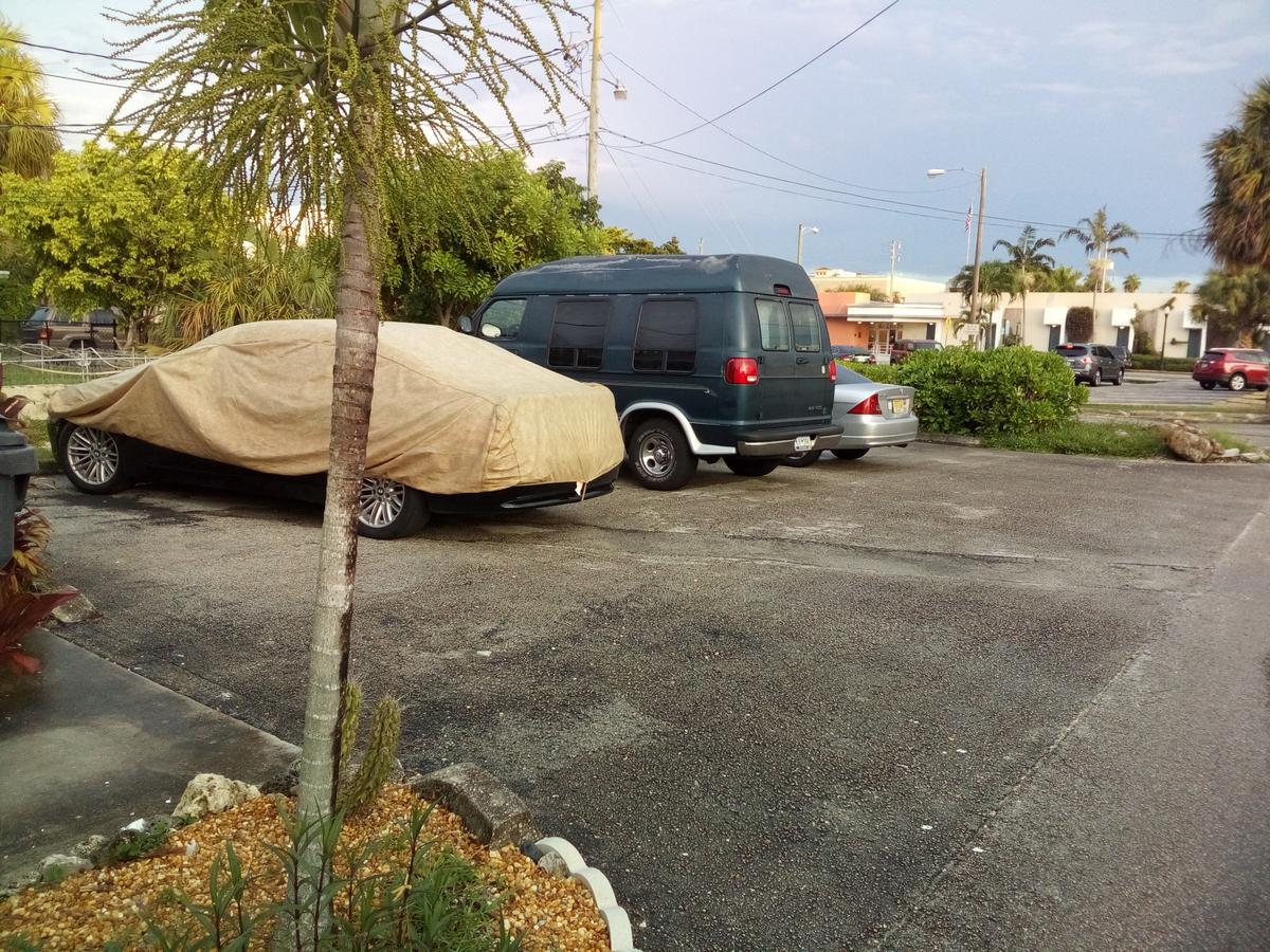 2 Bedroom Bungalow Free Parking In Downtown ハリウッド エクステリア 写真